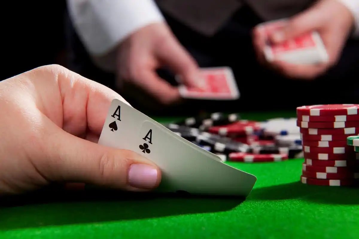 Meja Infinite Blackjack di rp66 apk dengan dealer langsung dan interface taruhan